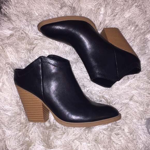 DV by Dolce Vita Shoes - BRAND NEW DOLCE VITA MULE BOOTIES
